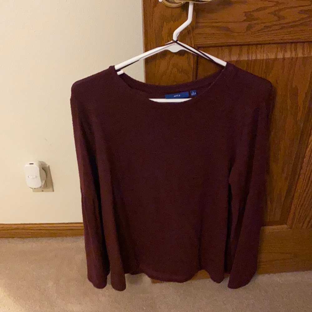 Burgundy sweater top